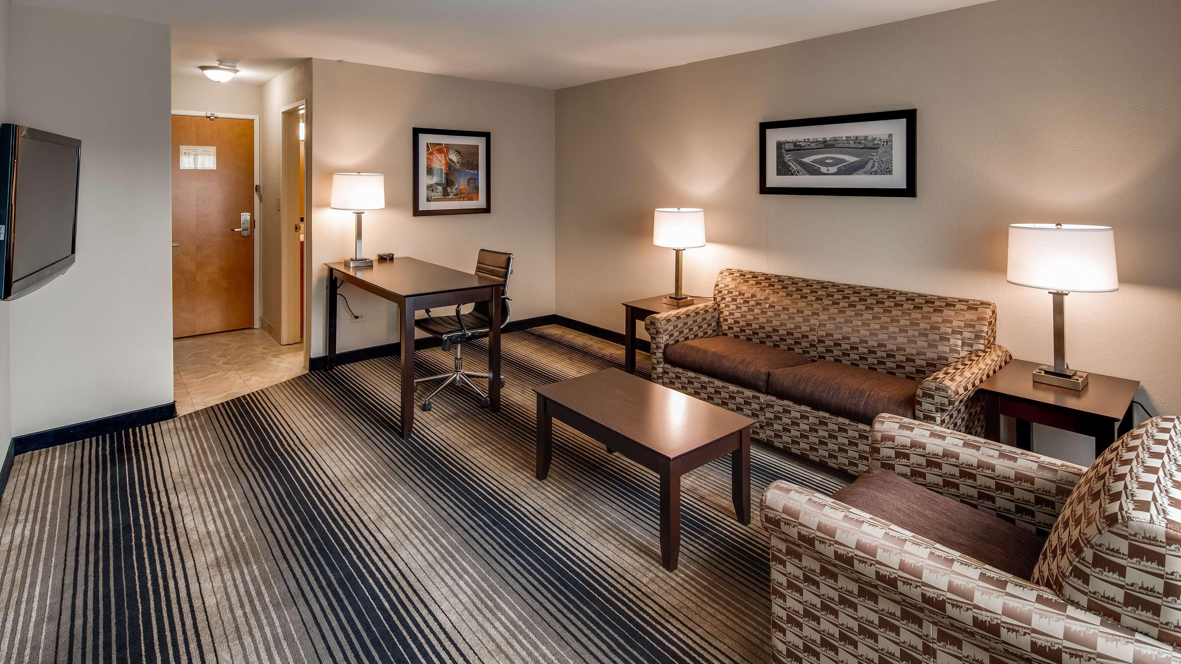 Best Western Plus Hyde Park Chicago Hotel Exterior foto