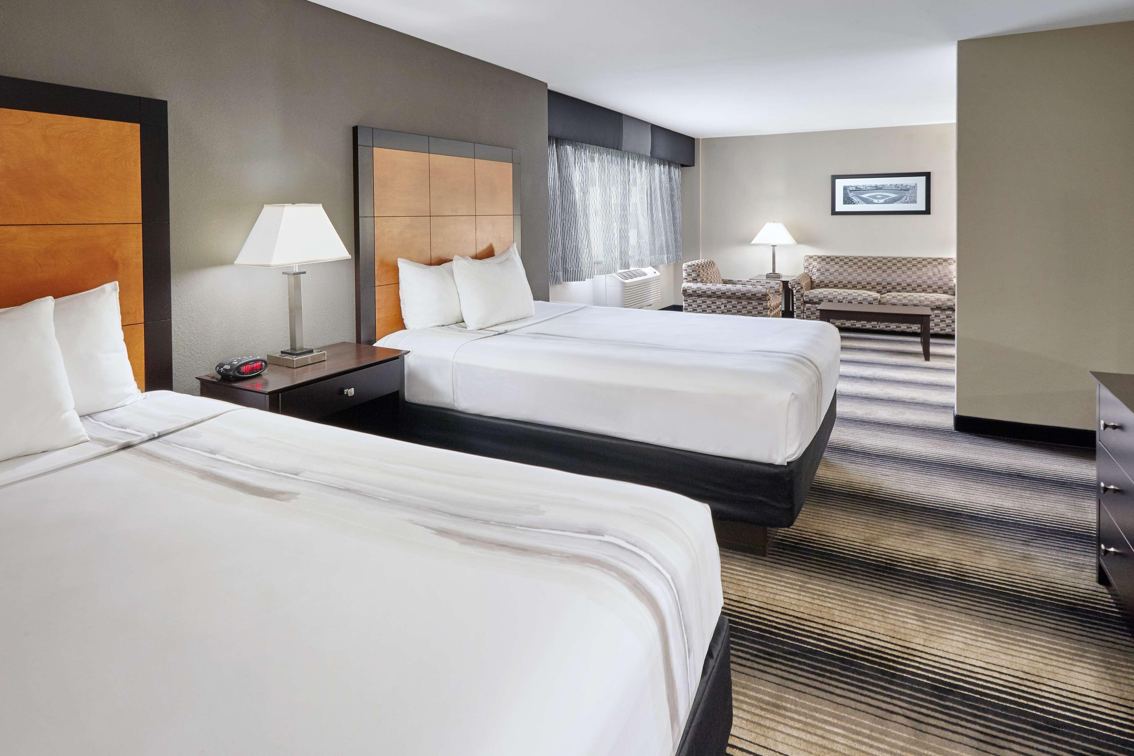 Best Western Plus Hyde Park Chicago Hotel Exterior foto
